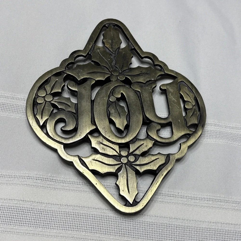 Vintage Brass Look Holly & Joy Christmas Trivet / Wall Plaque - Picture 1 of 9
